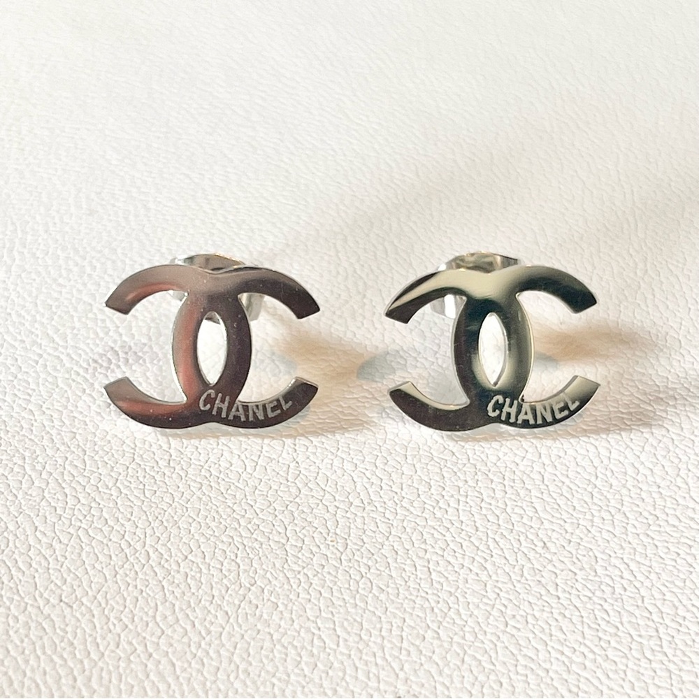 Silver Luxury Stud Earrings
